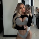 Миниатюра фото Лили
