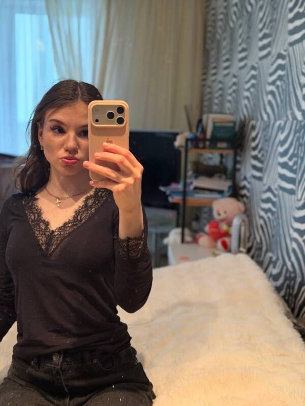 Камилла Элитная проститутка Минска — 18 лет, грудь 1 размера, рост 158, вес 44